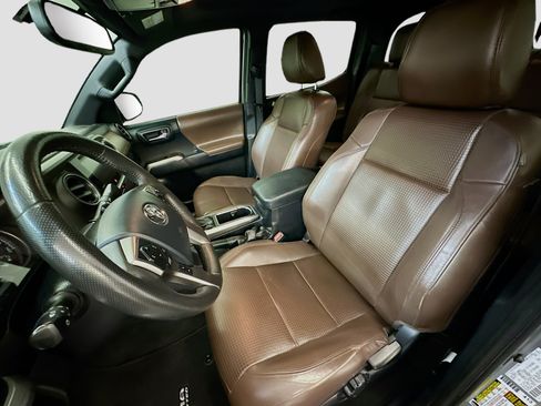 Used 2017 Toyota Tacoma Limited w/ Tow Package AWD/4WD image 15