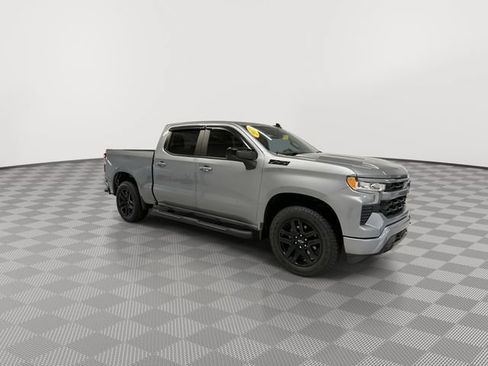 Used 2023 Chevrolet Silverado 1500 RST w/ Z71 Off-Road Package AWD/4WD image 13