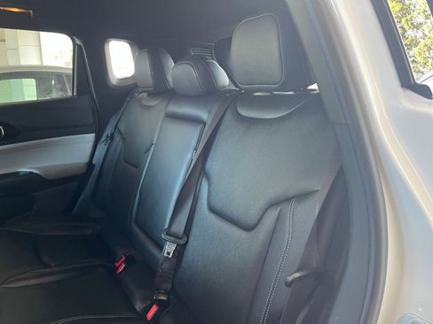 Used 2025 Jeep Compass Limited image 38