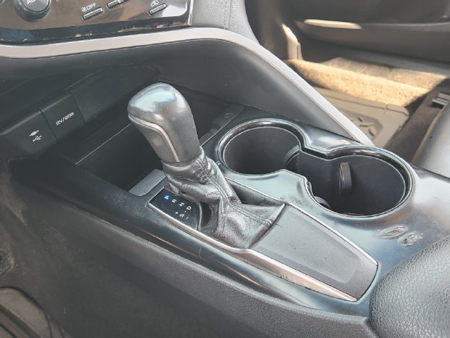 Used 2018 Toyota Camry SE w/ Audio Package FWD image 16