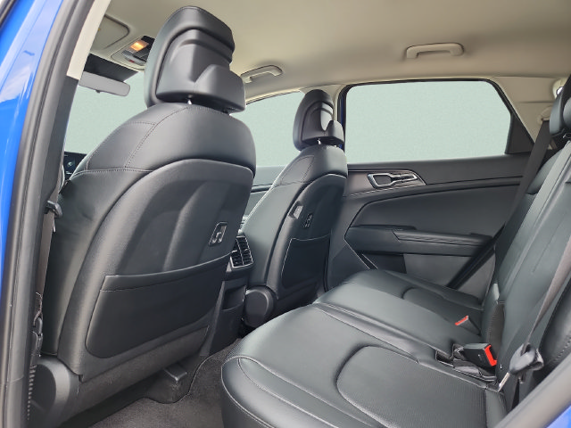 Certified 2026 Kia Sportage EX FWD image 16