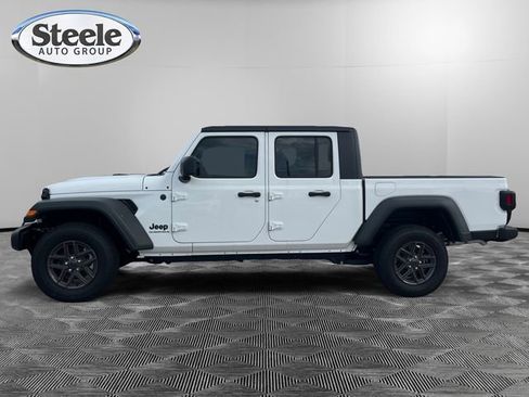 New 2025 Jeep Gladiator Sport image 2