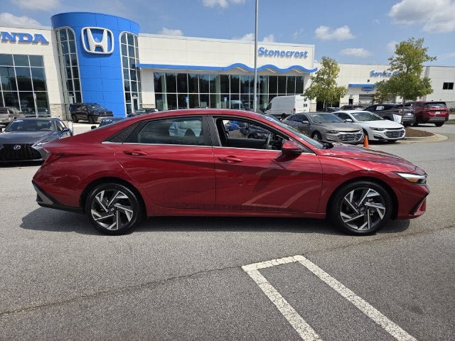Used 2025 Hyundai Elantra SEL FWD image 9