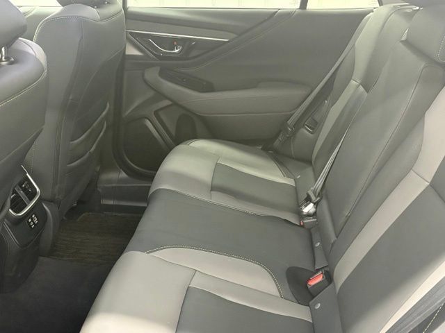 Used 2025 Subaru Outback Onyx Edition AWD/4WD image 11
