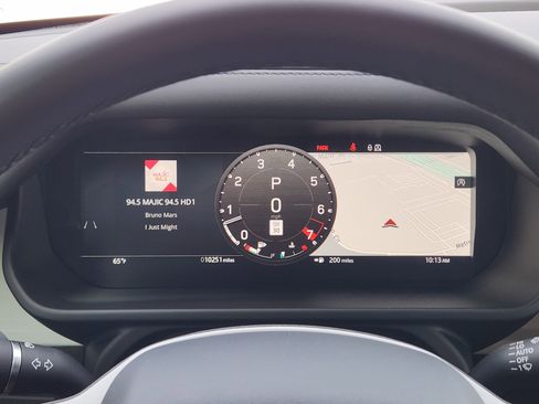 Certified 2025 Land Rover Defender 110 S image 17