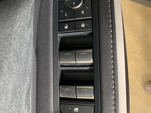 Used 2026 Lexus TX 500h AWD w/ Technology Package image 19