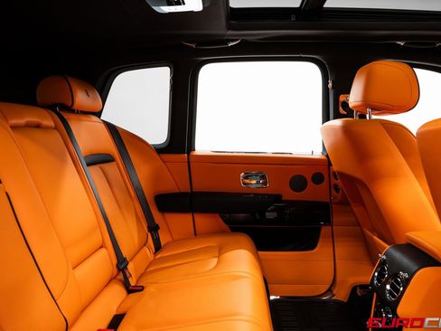 Used 2022 Rolls-Royce Cullinan image 36