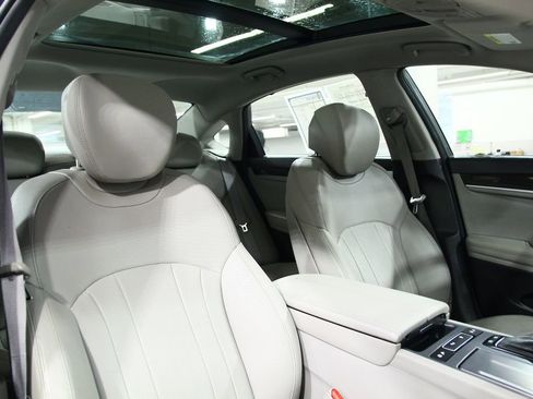 Used 2018 Genesis G80 3.8 w/ Option Group 02 image 24