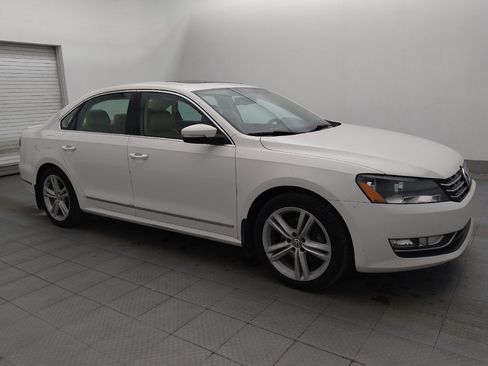 Used 2014 Volkswagen Passat 1.8T SEL Premium image 11