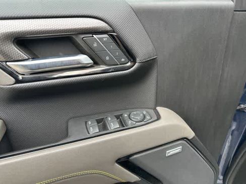 Used 2022 Chevrolet Silverado 1500 ZR2 w/ Technology Package image 10