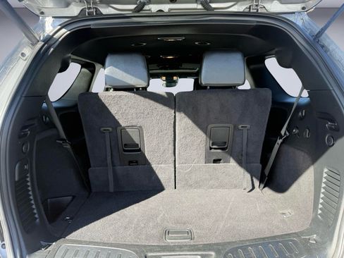 Used 2017 Dodge Durango R/T w/ Technology Group AWD/4WD image 8