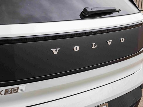 New 2026 Volvo EX30 Cross Country Ultra w/ Protection Package Premier image 12