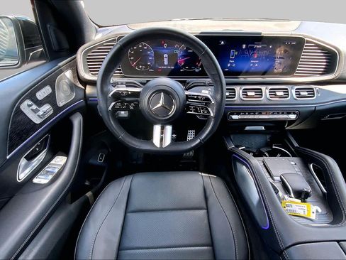 Used 2025 Mercedes-Benz GLS 450 4MATIC image 6