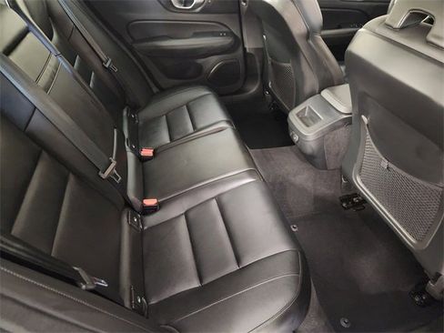 Used 2024 Volvo S60 B5 Core image 30