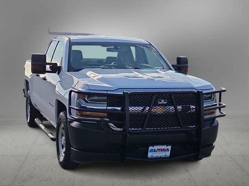Used 2018 Chevrolet Silverado 1500 W/T w/ Trailering Package AWD/4WD image 3