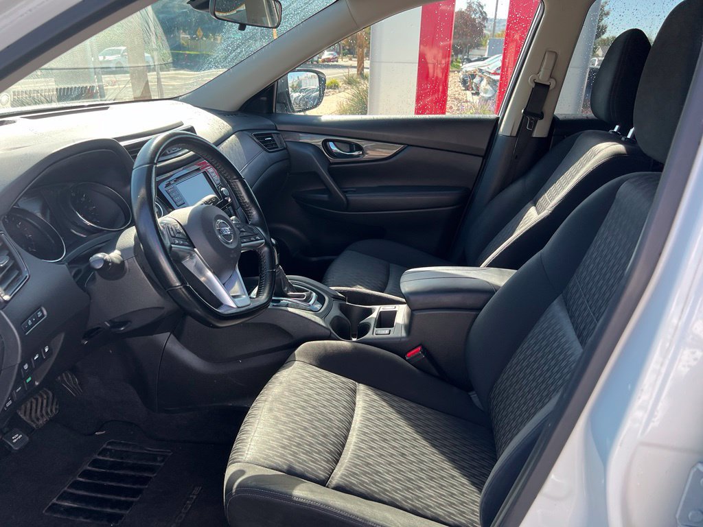 Used 2020 Nissan Rogue SV AWD/4WD image 8