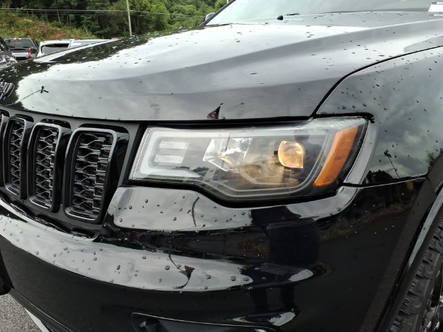Used 2020 Jeep Grand Cherokee Altitude AWD/4WD image 4