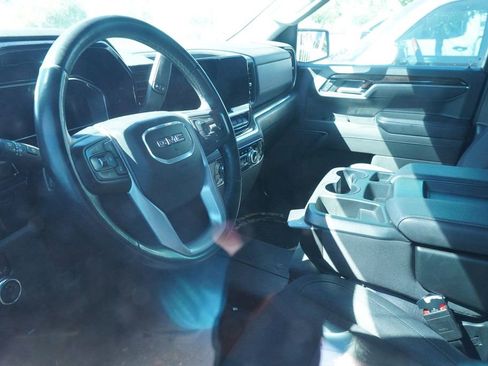 Used 2022 GMC Sierra 1500 Elevation w/ LPO, Elevation Black Package image 9