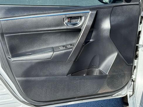 Used 2014 Toyota Corolla S Premium image 24