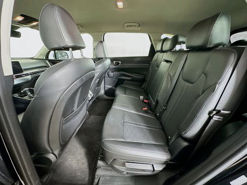 Used 2024 Kia Sorento S image 28