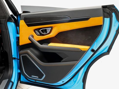 Used 2022 Lamborghini Urus image 44