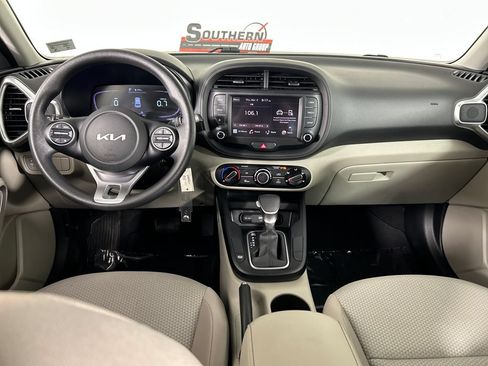 Used 2023 Kia Soul LX w/ LX Technology Package FWD image 18