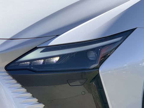 Used 2023 Lexus RZ 450e Premium image 6