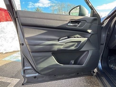 Used 2023 Nissan Pathfinder SL w/ SL Premium Package image 9