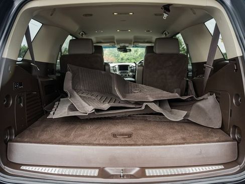 Used 2018 GMC Yukon Denali image 9