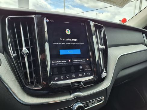 Certified 2025 Volvo XC60 B5 Plus AWD/4WD image 30