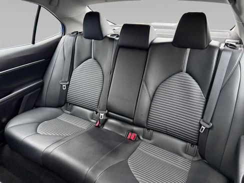 Used 2021 Toyota Camry SE image 13