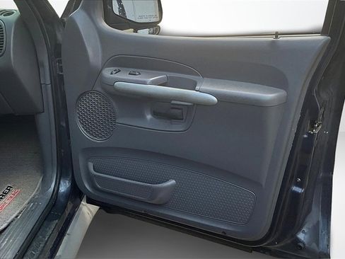 Used 2001 Ford Explorer Sport Trac 4x4 image 24