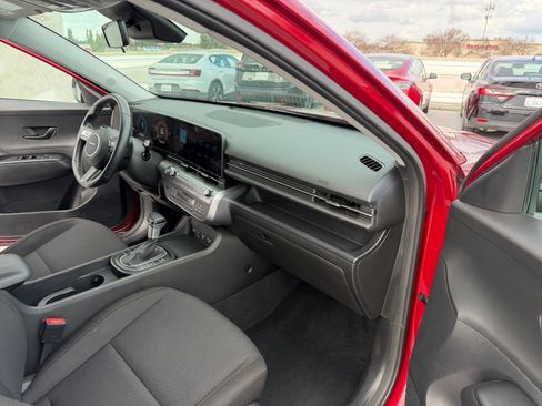 Used 2025 Hyundai Kona SEL image 35