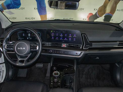Used 2025 Kia Sportage EX AWD/4WD image 3