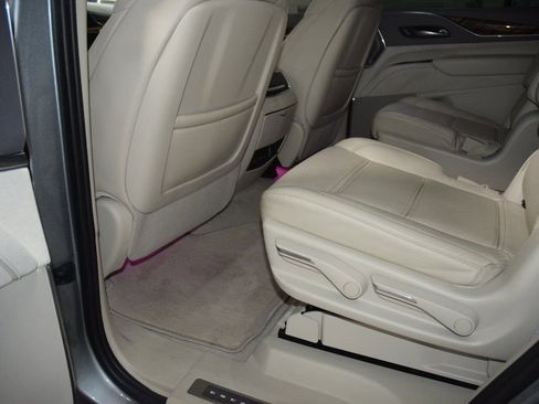 Used 2023 Cadillac Escalade Premium Luxury Platinum image 42