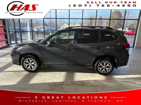 Used 2021 Subaru Forester Premium image 2