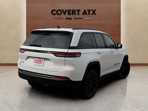 New 2026 Jeep Grand Cherokee Altitude image 5