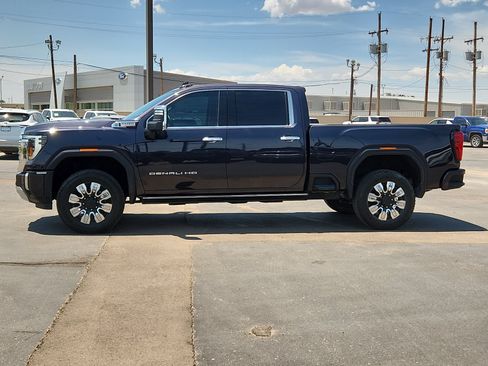 Used 2024 GMC Sierra 2500 Denali w/ Denali Reserve Package AWD/4WD image 2