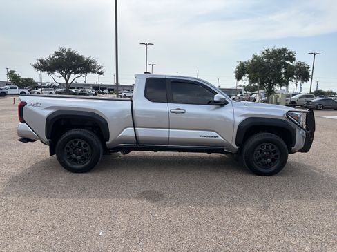 Used 2024 Toyota Tacoma PreRunner w/ TRD Prerunner Upgrade Package RWD image 4