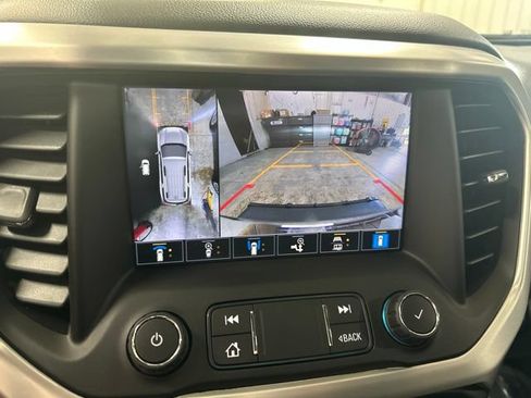 Used 2022 GMC Acadia SLT w/ Technology Package AWD/4WD image 27