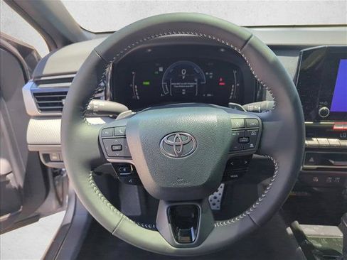 Used 2026 Toyota Camry SE FWD image 15