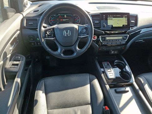 Used 2020 Honda Pilot Touring image 11