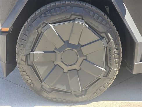 Used 2024 Tesla Cybertruck AWD Crew Cab image 8