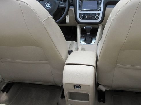 Used 2011 Volkswagen Eos Komfort FWD image 35