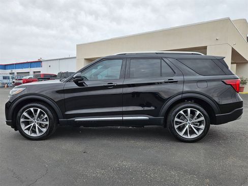 Used 2025 Ford Explorer Platinum w/ Ultimate Package image 9