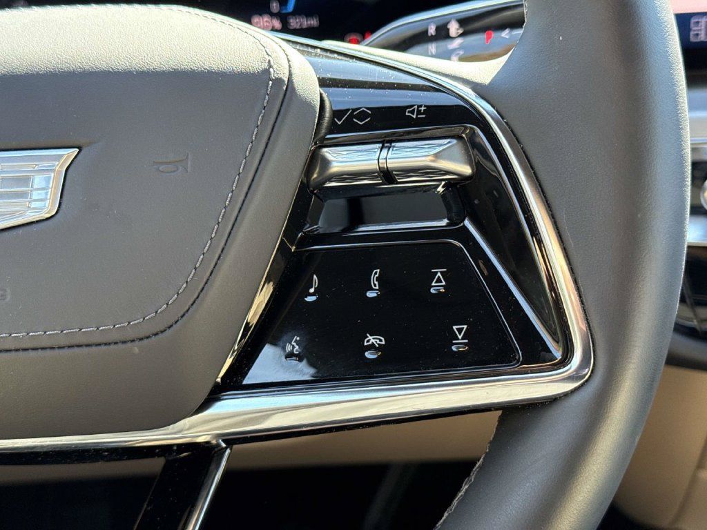 Used 2026 Cadillac Lyriq Signature Luxury w/ Nappa Leather Package AWD/4WD image 35