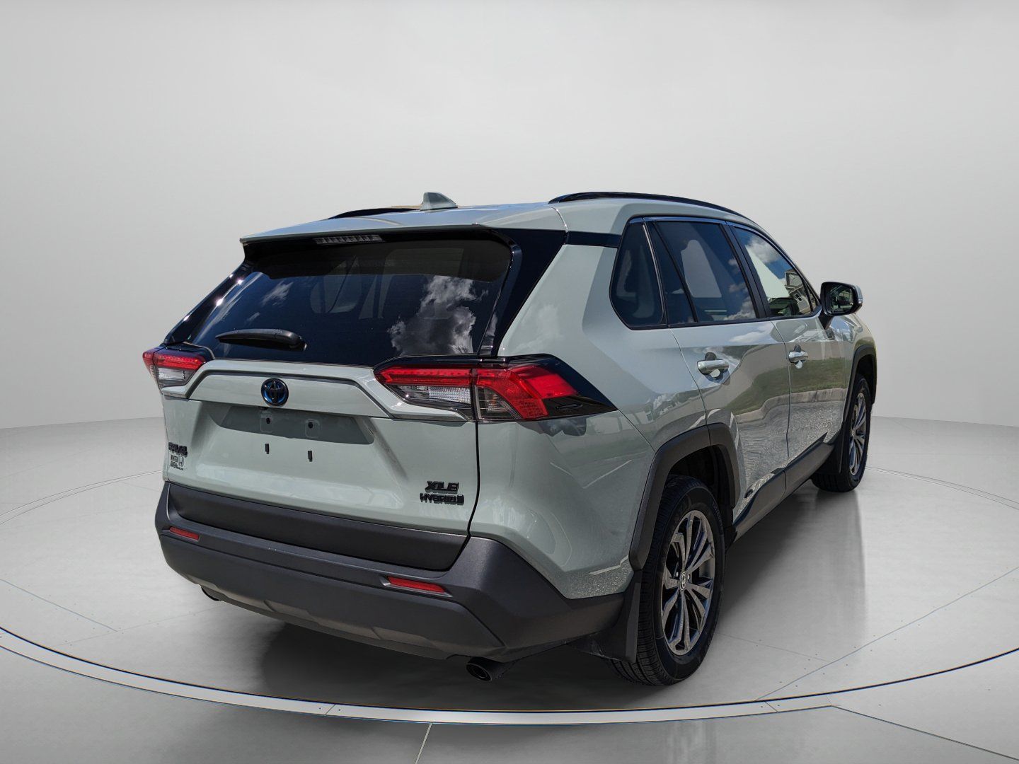Used 2023 Toyota RAV4 XLE Premium AWD/4WD image 8