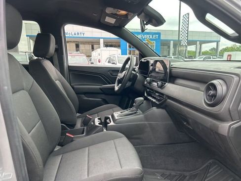 Used 2024 Chevrolet Colorado W/T RWD image 31