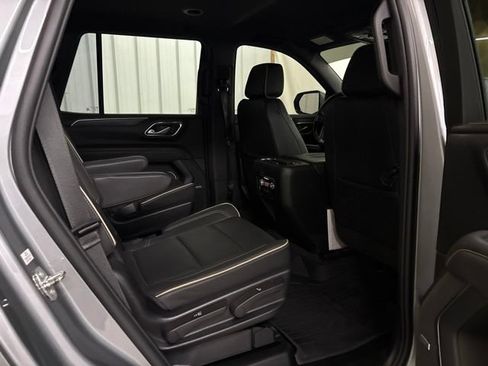 Used 2023 GMC Yukon SLT AWD/4WD image 23