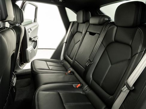 New 2026 Porsche Macan S image 22